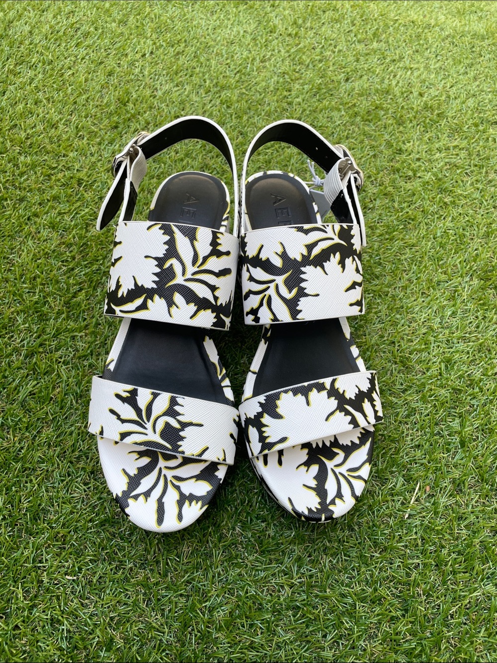 Aerosoles Shoes Camera Floral Strap Sandals Size 7.5